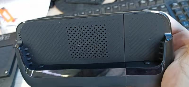 硅胶制品图片5-车载硅胶止滑垫应用